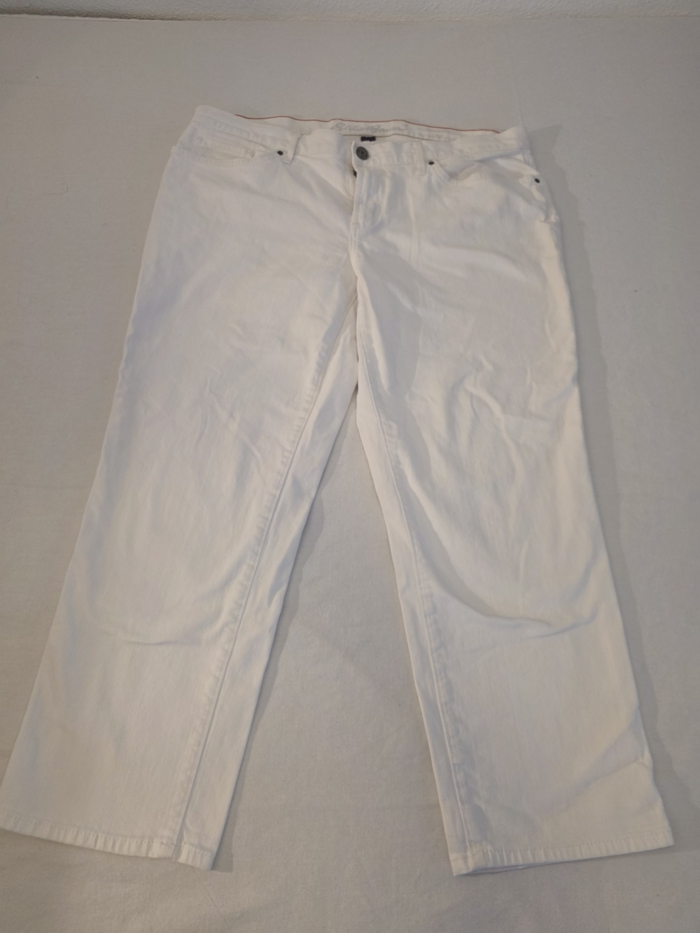 Eddie Bauer Women's White Boyfriend Crop Jeans. Size 14